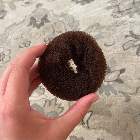 Mesh Bun-Maker - Picture 2 of 3